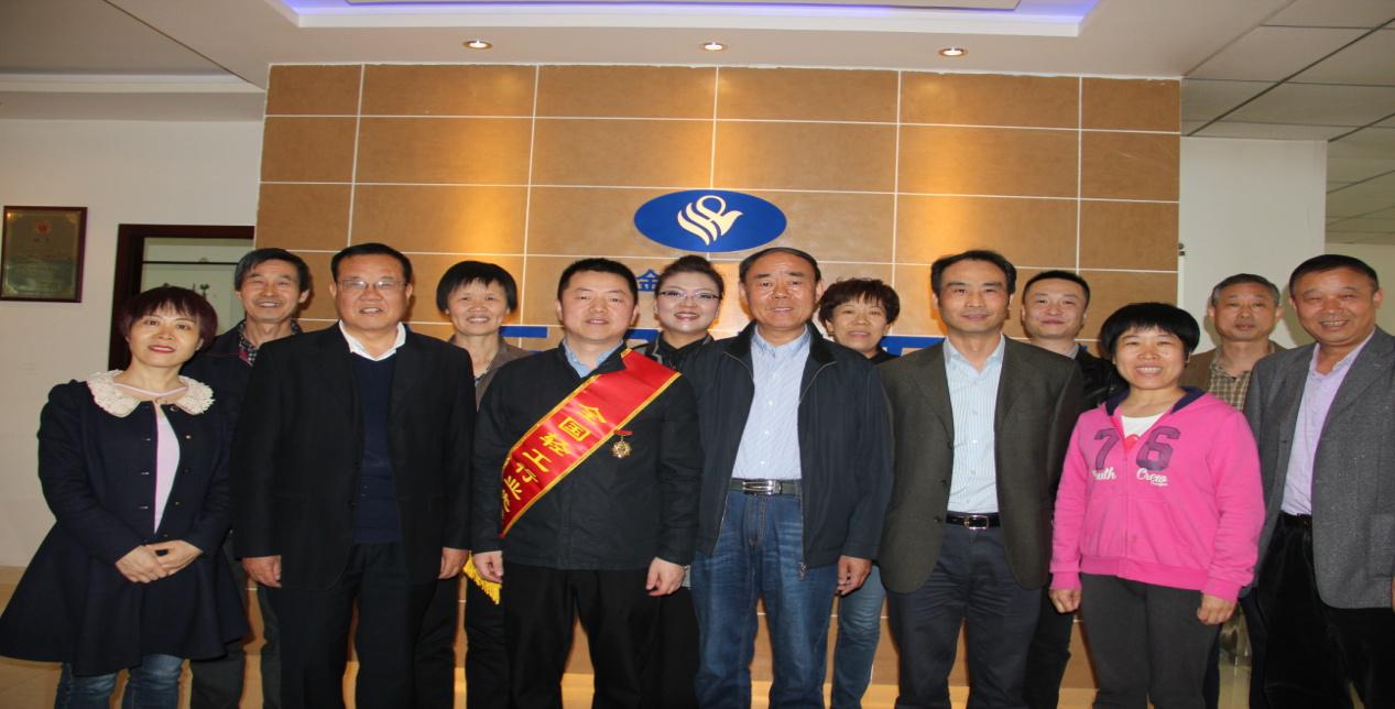 热烈祝贺李建强同志荣获“全国轻工行业劳动模范”