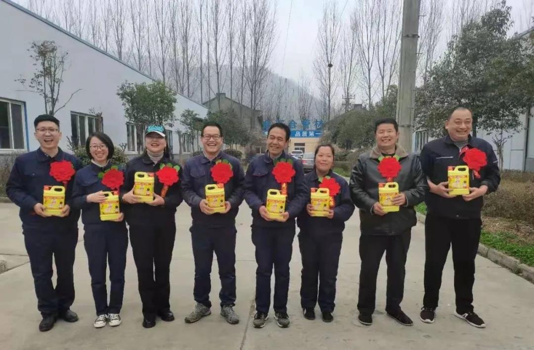 万合实业庆三八暨春季趣味健身活动