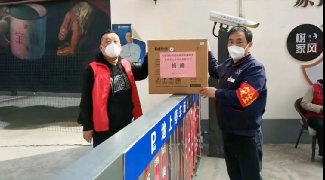 向奋战在抗疫前线的英雄致敬