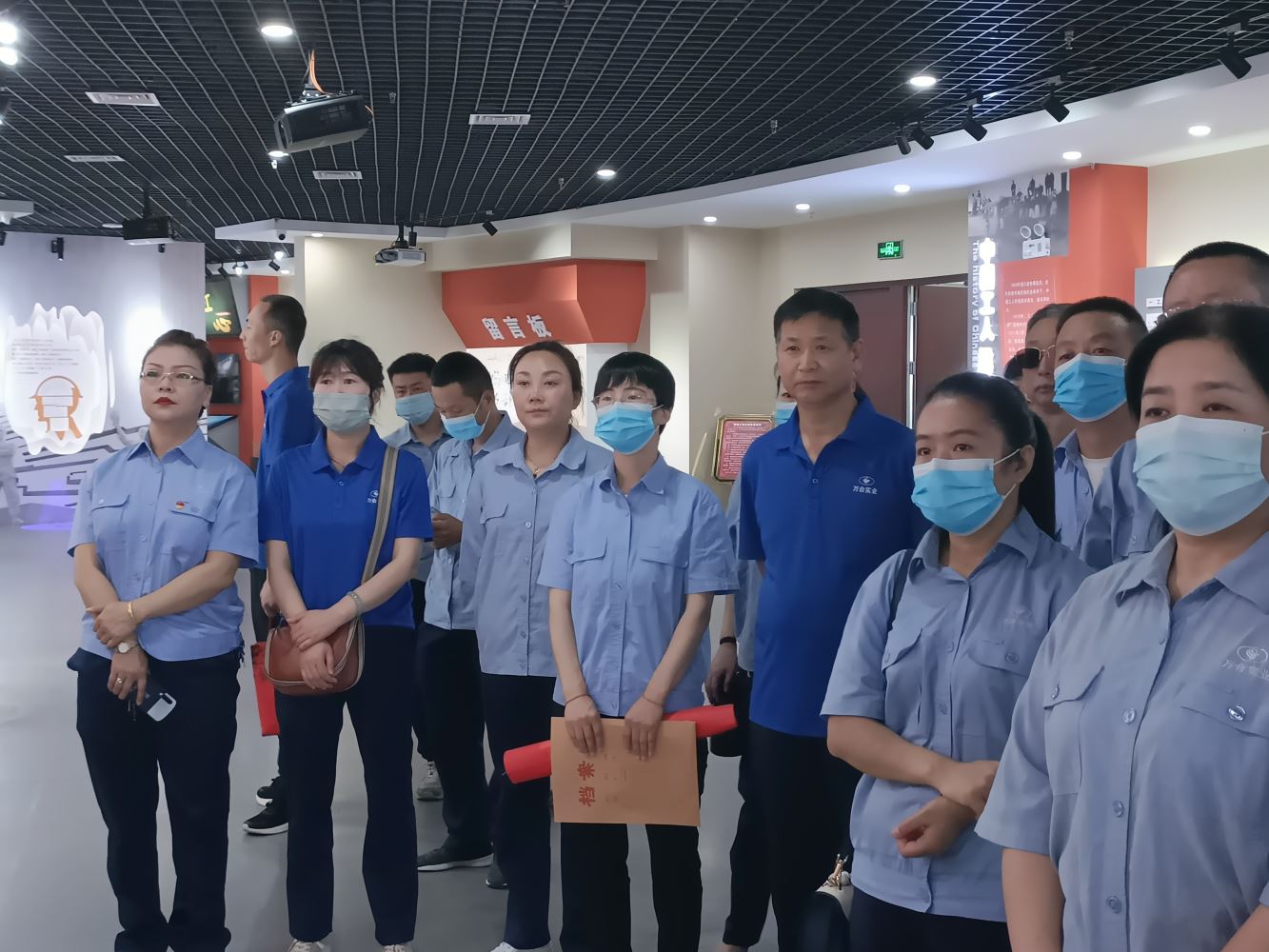 欢庆"七一"喜迎"二十大"——宝鸡市万合实业有限公司党建主题活动